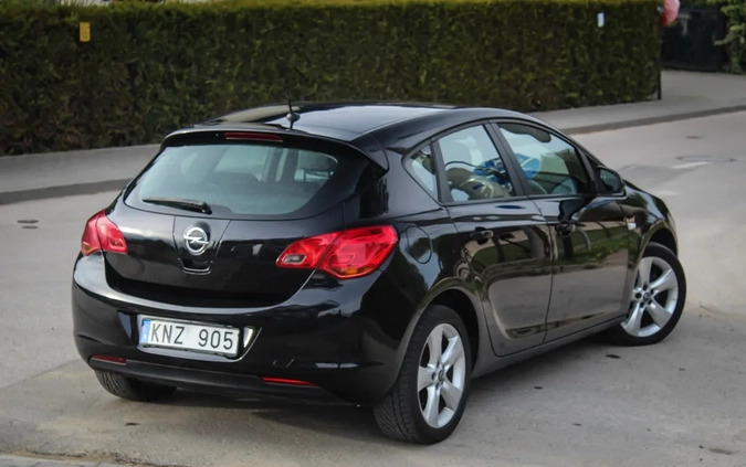 Opel Astra cena 21900 przebieg: 241000, rok produkcji 2009 z Ciechanów małe 407